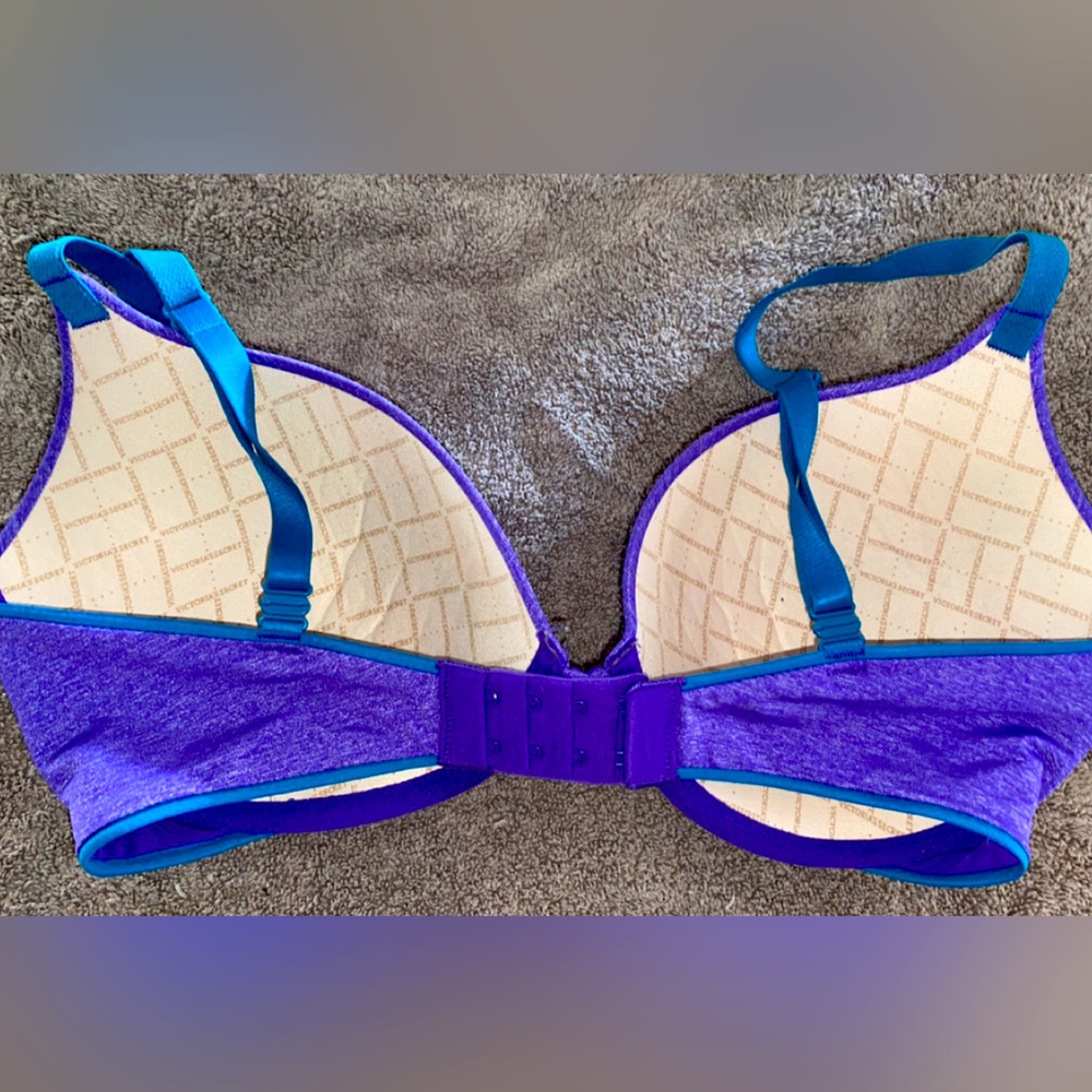 Victoria Secret Bra - Picture 2 of 3